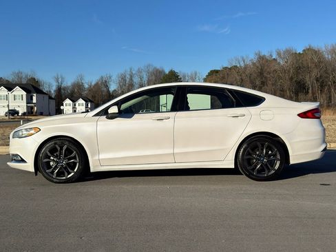 Used 2018 Ford Fusion SE w/ Equipment Group 201A image 8