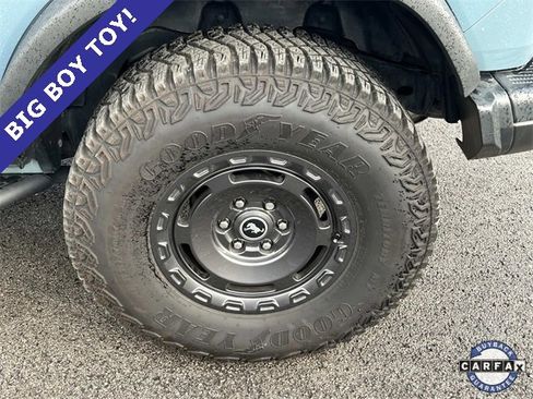 Used 2023 Ford Bronco Everglades image 11