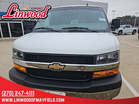 Used 2024 Chevrolet Express 2500 w/ Driver Convenience Package image 3