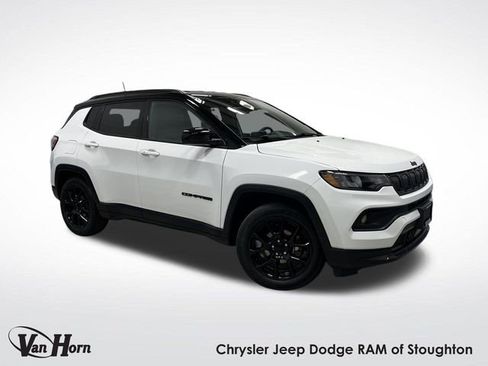 Used 2022 Jeep Compass Altitude image 1