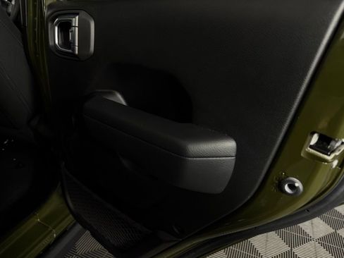 Used 2023 Jeep Wrangler Unlimited w/ 8.4" Radio Group image 31