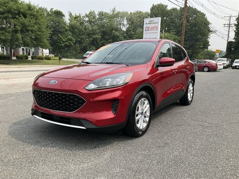 Used 2020 Ford Escape SE FWD image 1