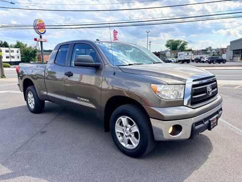 Used 2013 Toyota Tundra 4x4 Double Cab w/ Tow Pkg image 8