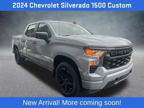 Used 2024 Chevrolet Silverado 1500 Custom image 2