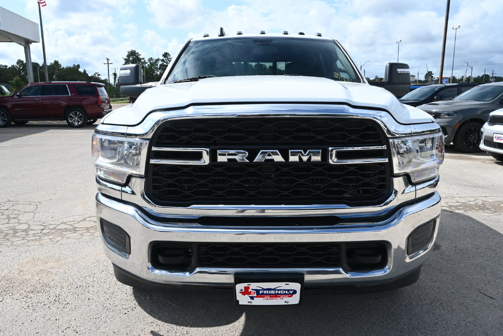 Used 2024 RAM 3500 Tradesman w/ Chrome Appearance Group AWD/4WD image 6