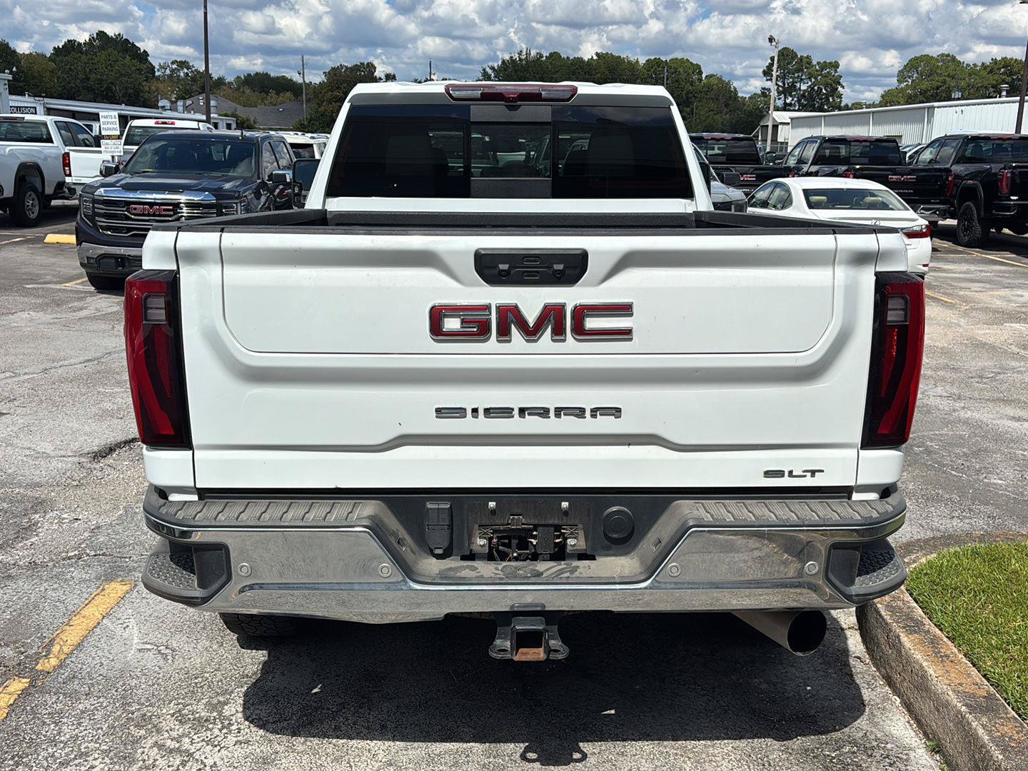 Used 2025 GMC Sierra 2500 SLT w/ SLT Premium Package AWD/4WD image 6