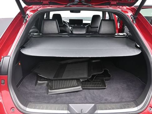 Used 2023 Toyota Venza Limited image 12