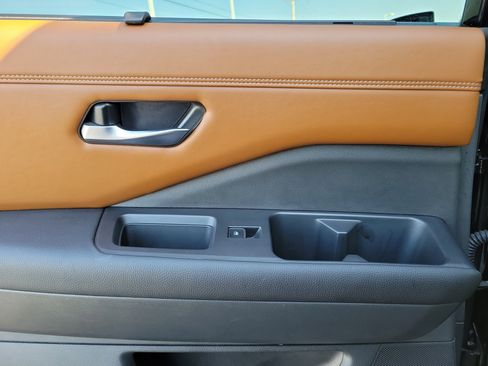 Certified 2023 Nissan Pathfinder Platinum image 12