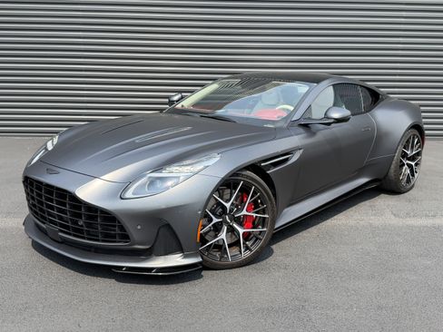 Used 2024 Aston Martin DB12 Coupe RWD image 1