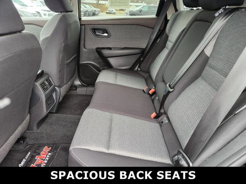 Used 2023 Nissan Rogue SV image 8