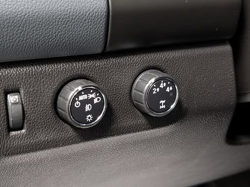 Used 2015 Chevrolet Colorado Z71 AWD/4WD image 15