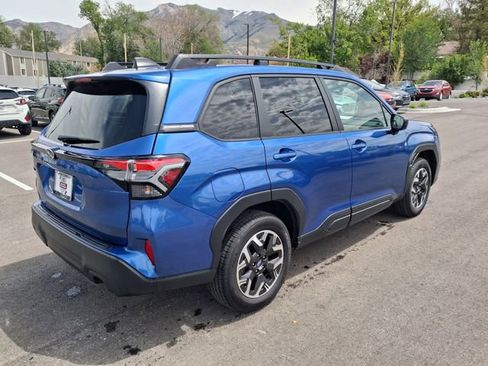 Used 2026 Subaru Forester Premium AWD/4WD image 3