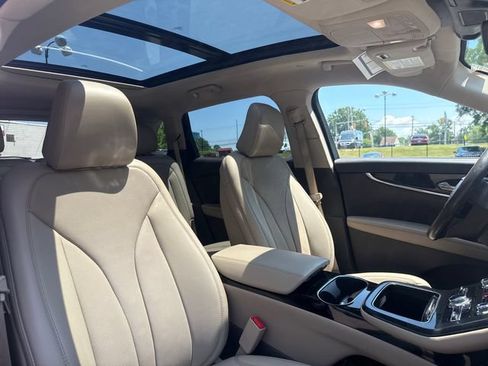 Used 2023 Lincoln Nautilus Reserve AWD/4WD image 18