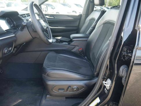 Certified 2023 Jeep Grand Cherokee L Laredo AWD/4WD image 24