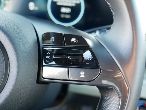 Used 2024 Hyundai Elantra Limited image 25