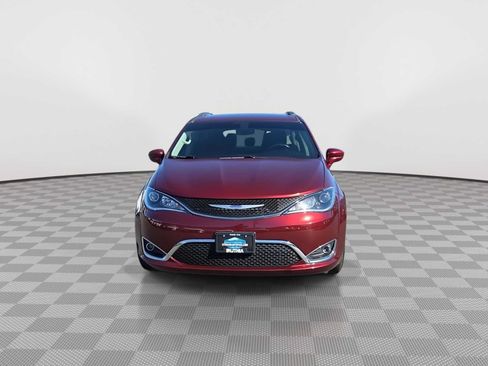Used 2020 Chrysler Pacifica Touring-L w/ Tire & Wheel Group FWD image 3