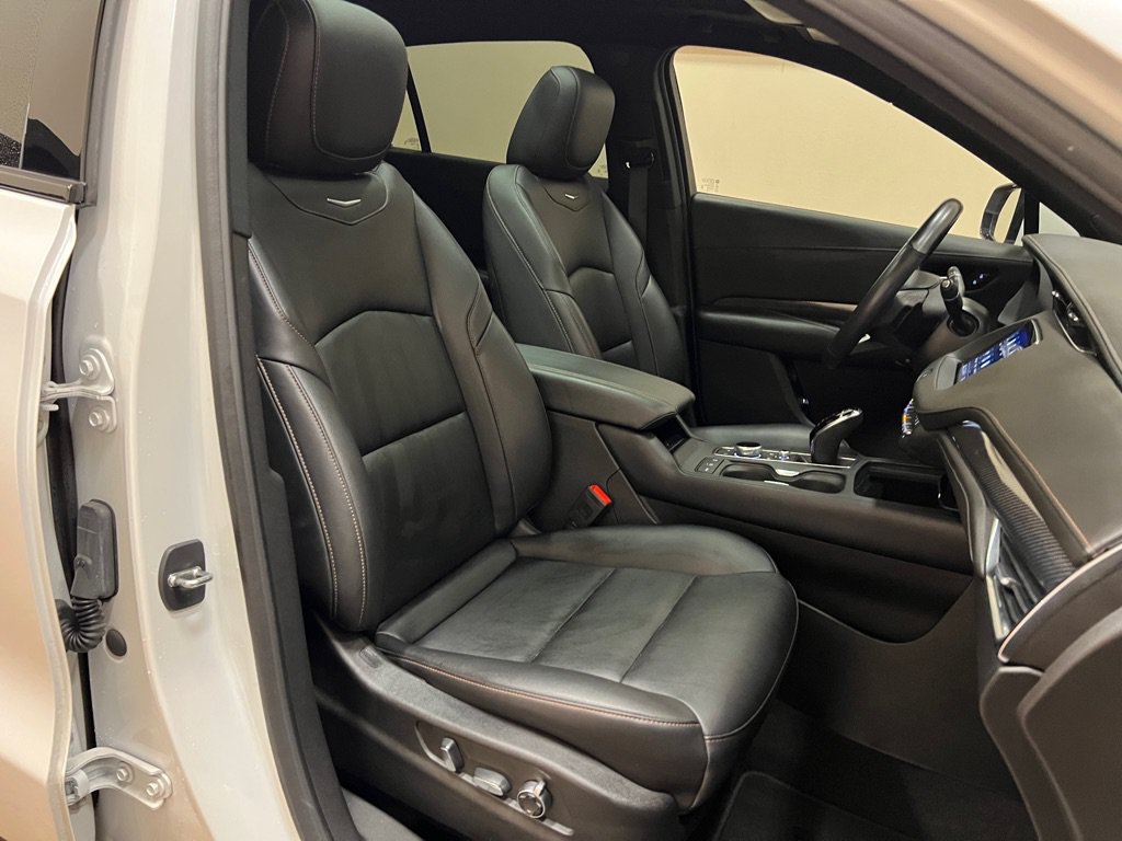 Used 2023 Cadillac XT4 Sport w/ Driver Assist Package AWD/4WD image 35