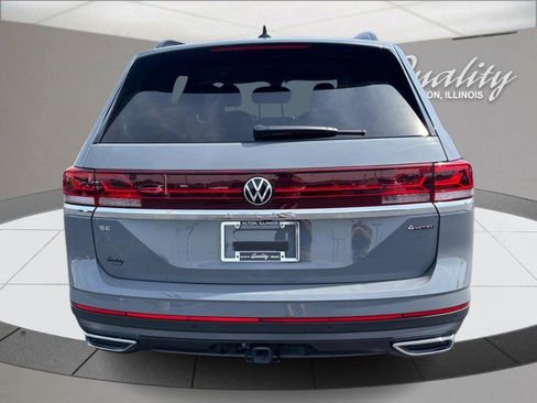 Used 2025 Volkswagen Atlas SE AWD/4WD image 5