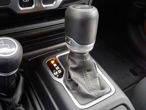 Used 2021 Jeep Wrangler Sport S image 16