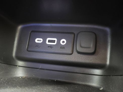 Used 2024 Chevrolet Equinox RS w/ LPO, Floor Liner Package image 46