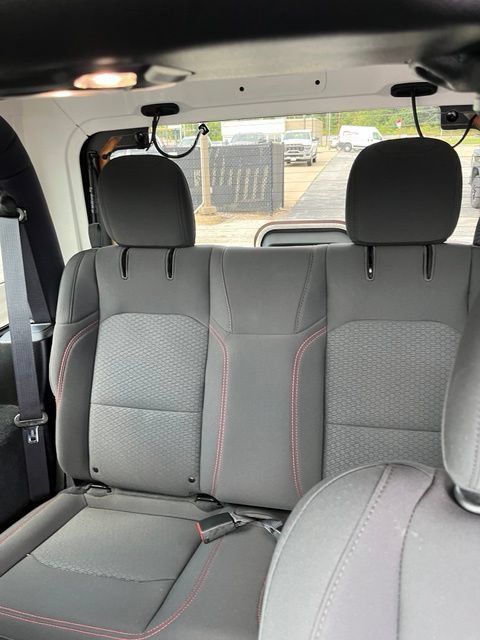 Used 2022 Jeep Wrangler Rubicon w/ Cold Weather Group AWD/4WD image 9