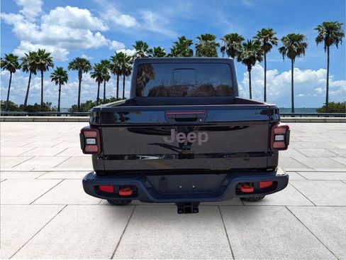 Used 2024 Jeep Gladiator Mojave w/ Technology Group image 7