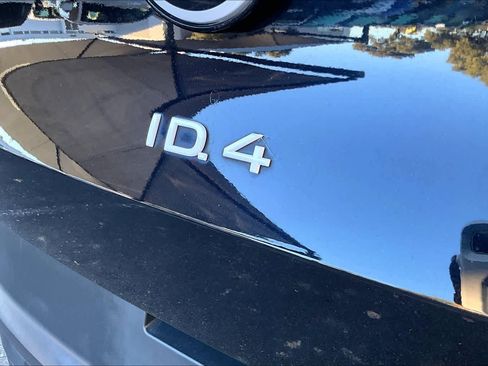 Used 2023 Volkswagen ID.4 S image 10