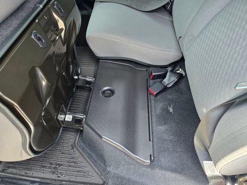Used 2022 Toyota Tacoma SR AWD/4WD image 28