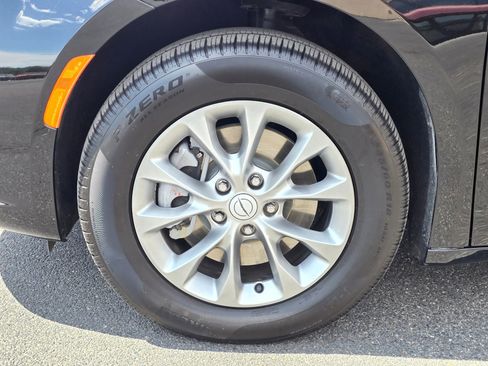 Used 2026 Chrysler Pacifica Select AWD/4WD image 38