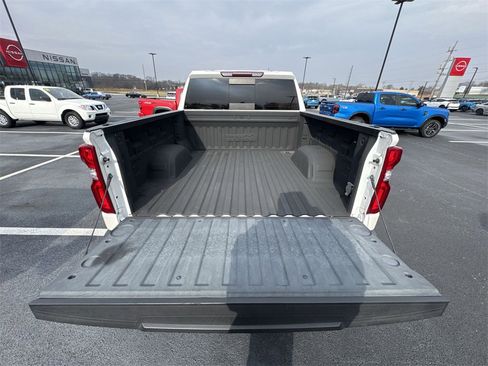 Used 2019 Chevrolet Silverado 1500 High Country image 24