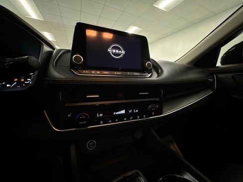 Used 2023 Nissan Rogue SV w/ SV Premium Package AWD/4WD image 17
