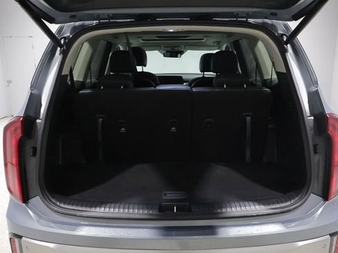 Used 2025 Kia Telluride S image 4