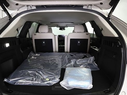 Used 2025 MAZDA CX-90 Plug-In Hybrid w/ Preferred image 12