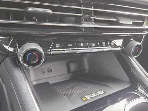 New 2026 Chevrolet Traverse Z71 w/ Enhanced Driving Package image 14