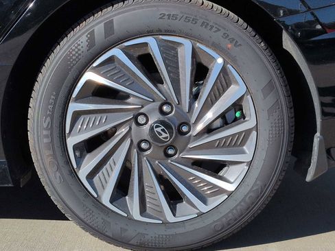 New 2025 Hyundai Sonata Limited image 14