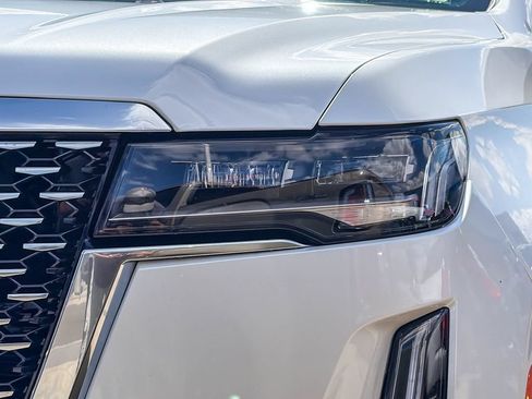 Used 2022 Cadillac Escalade Premium Luxury AWD/4WD image 2