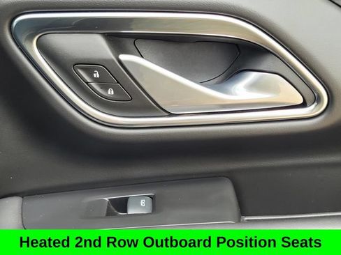 Used 2024 GMC Yukon SLT w/ SLT Luxury Package RWD image 27