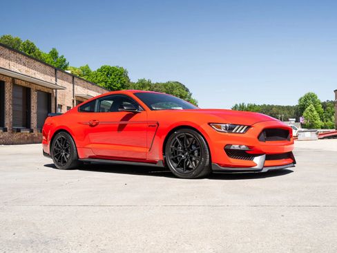 Used 2017 Ford Mustang Shelby GT350 w/ Electronics Package RWD image 16