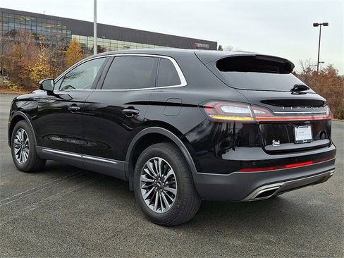 Certified 2023 Lincoln Nautilus Reserve image 5