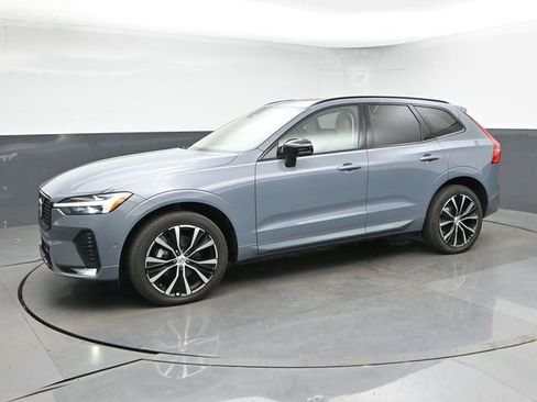 Used 2023 Volvo XC60 B5 Ultimate w/ Climate Package AWD/4WD image 4