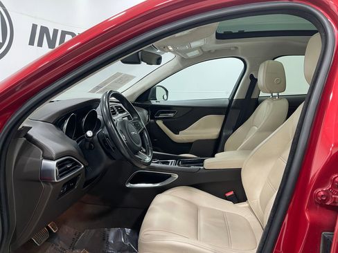 Used 2019 Jaguar F-PACE Prestige image 14