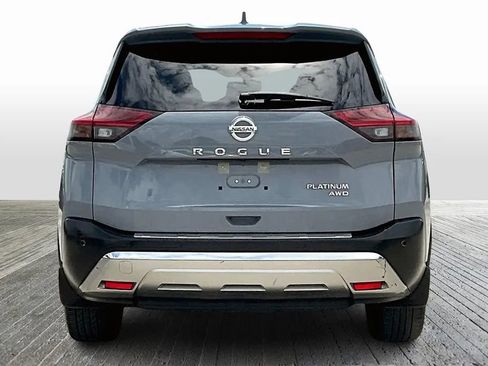 Used 2021 Nissan Rogue Platinum image 3