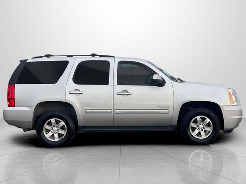 Used 2011 GMC Yukon SLE w/ Convenience Package image 3