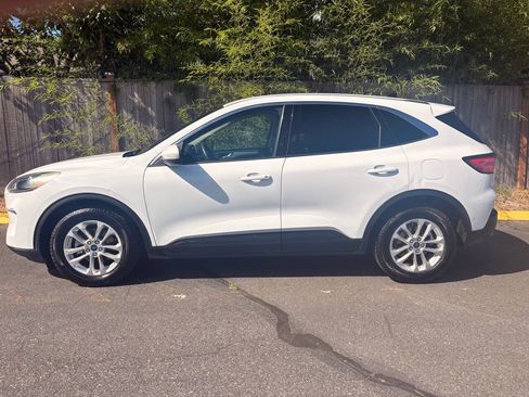Used 2020 Ford Escape SE FWD image 5