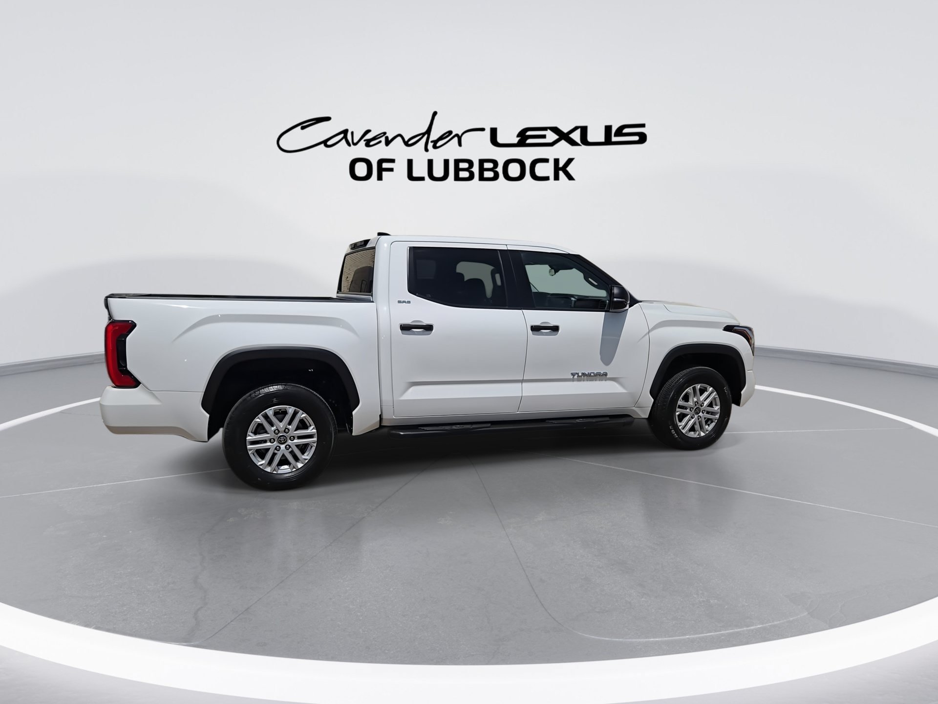 Used 2023 Toyota Tundra SR5 w/ SR5 Convenience Package AWD/4WD image 9