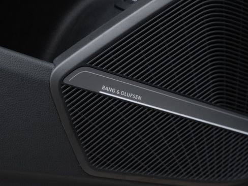 Certified 2025 Audi Q5 2.0T Premium Plus w/ Premium Plus Package image 21