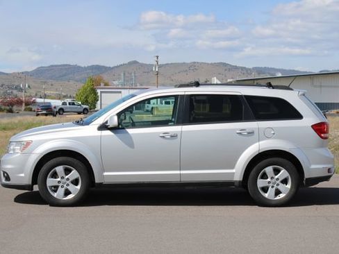 Used 2012 Dodge Journey SXT w/ Popular Equipment Group FWD image 3