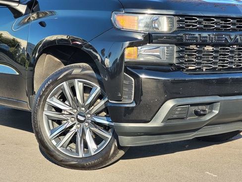Used 2020 Chevrolet Silverado 1500 Custom w/ Custom Value Package image 3