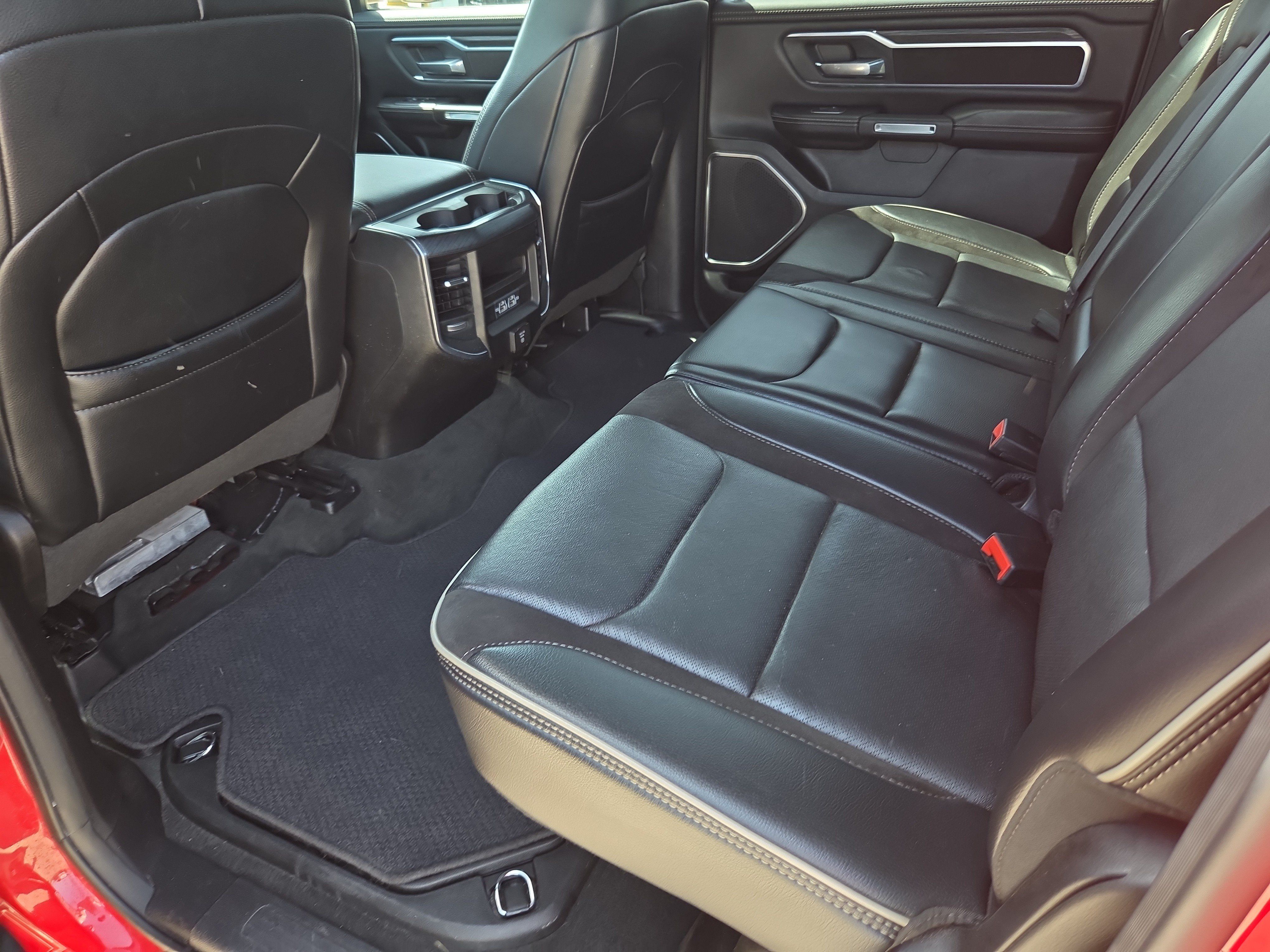 Used 2024 RAM 1500 Laramie RWD image 13