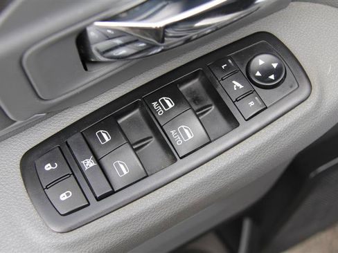 Used 2015 RAM 1500 Outdoorsman w/ Pittsburgh Penguins Edition AWD/4WD image 17